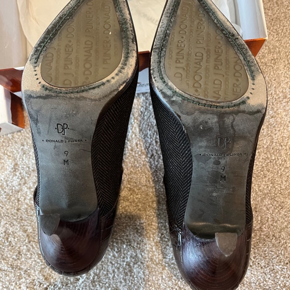 Donald J. Pliner Ankle Boots-gently used in original box - Picture 5 of 6